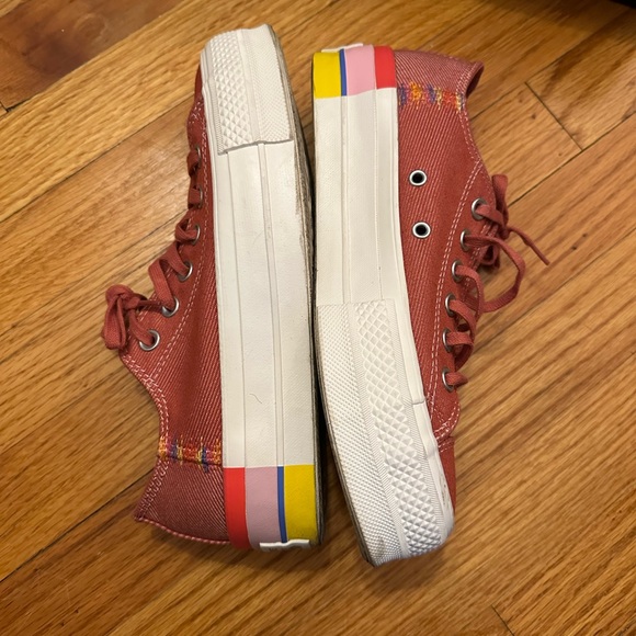 Converse Platform Women’s Size 7 - Picture 4 of 8
